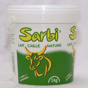 Pot 1kg de lait caillé nature sans sucre Sarbi fabriqué par Milkoa produits laitiers au Sénégal
