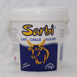 Pot 1kg de lait caillé nature sucré Sarbi fabriqué par Milkoa produits laitiers au Sénégal